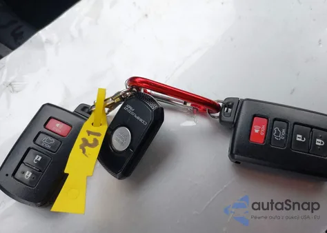 2018 Toyota Rav4 Xle из США, поврежденный, VIN JTMRFREV2JJ717123